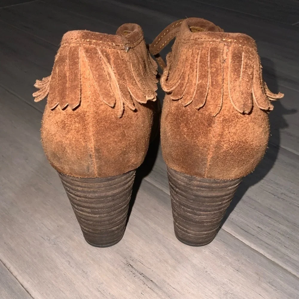 Born Brown Suede Fringe Moccasin Stacked 3” Heel Booties Size 7 Ex Condi… - Picture 4 of 16